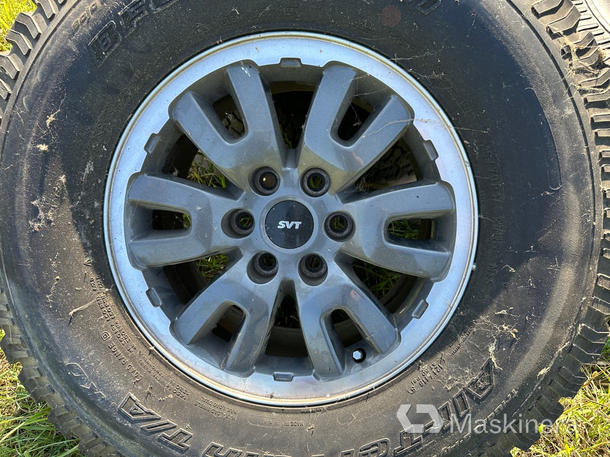 4st SVT Lightning fälgar med däck till Ford Raptor - Neumáticos y llantas para Pick-up: foto 4 4st SVT Lightning fälgar med däck till Ford Raptor - Neumáticos y llantas para Pick-up: foto 4