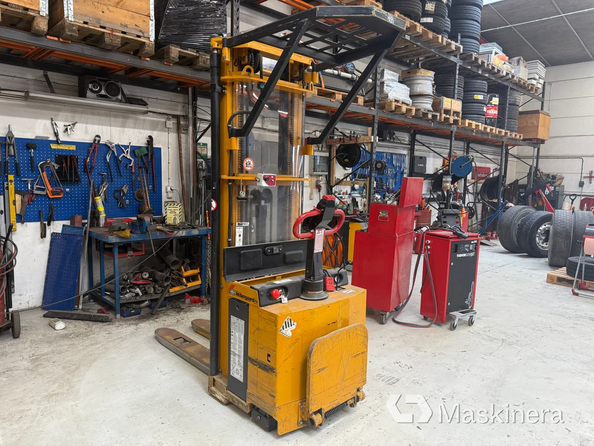 BV S12i - FFTL Ståstaplare BV S12i - Apilador: foto 1 BV S12i - FFTL Ståstaplare BV S12i - Apilador: foto 1