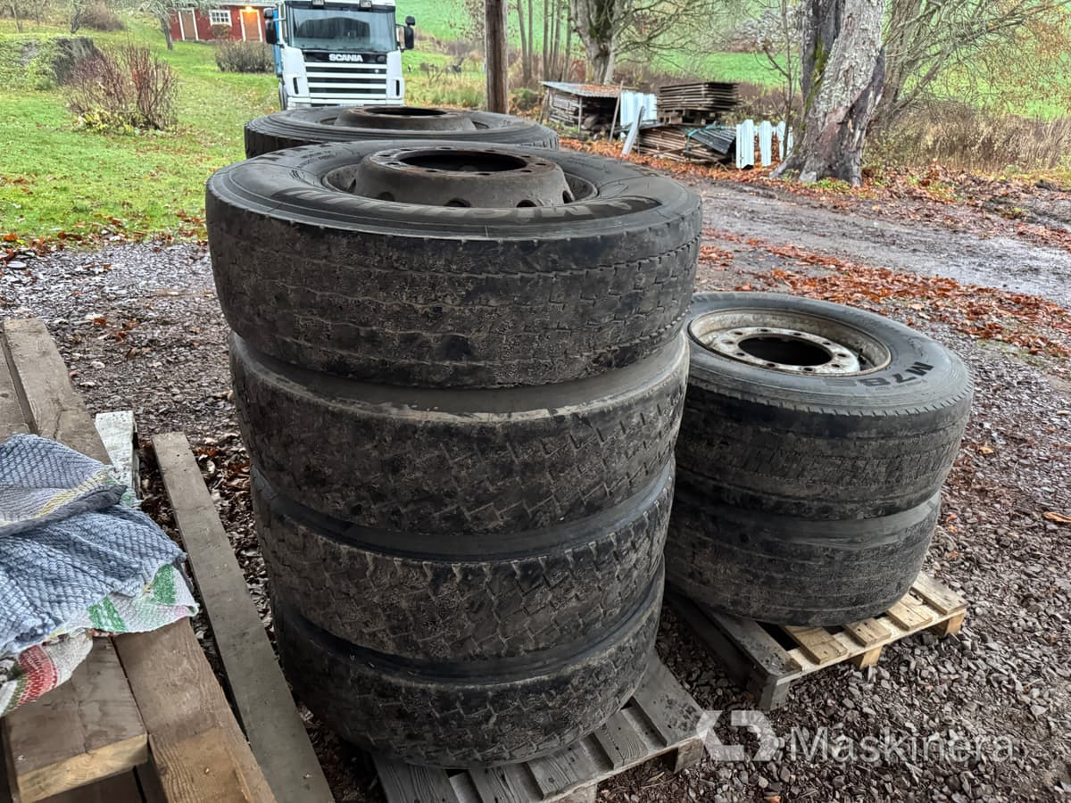 Bridgestone, Michelin & Dunlop Däck 2st 385/65R22.5 & 8st 315/80R22.5 - Neumático: foto 4 Bridgestone, Michelin & Dunlop Däck 2st 385/65R22.5 & 8st 315/80R22.5 - Neumático: foto 4