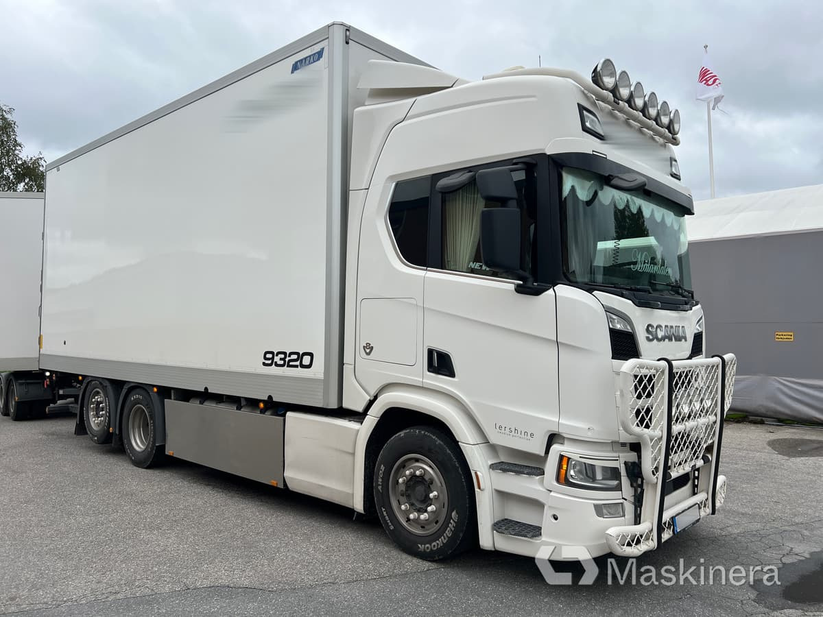 Fjärrbil Scania R580 med öppningsbar sida - Camión caja cerrada: foto 3 Fjärrbil Scania R580 med öppningsbar sida - Camión caja cerrada: foto 3