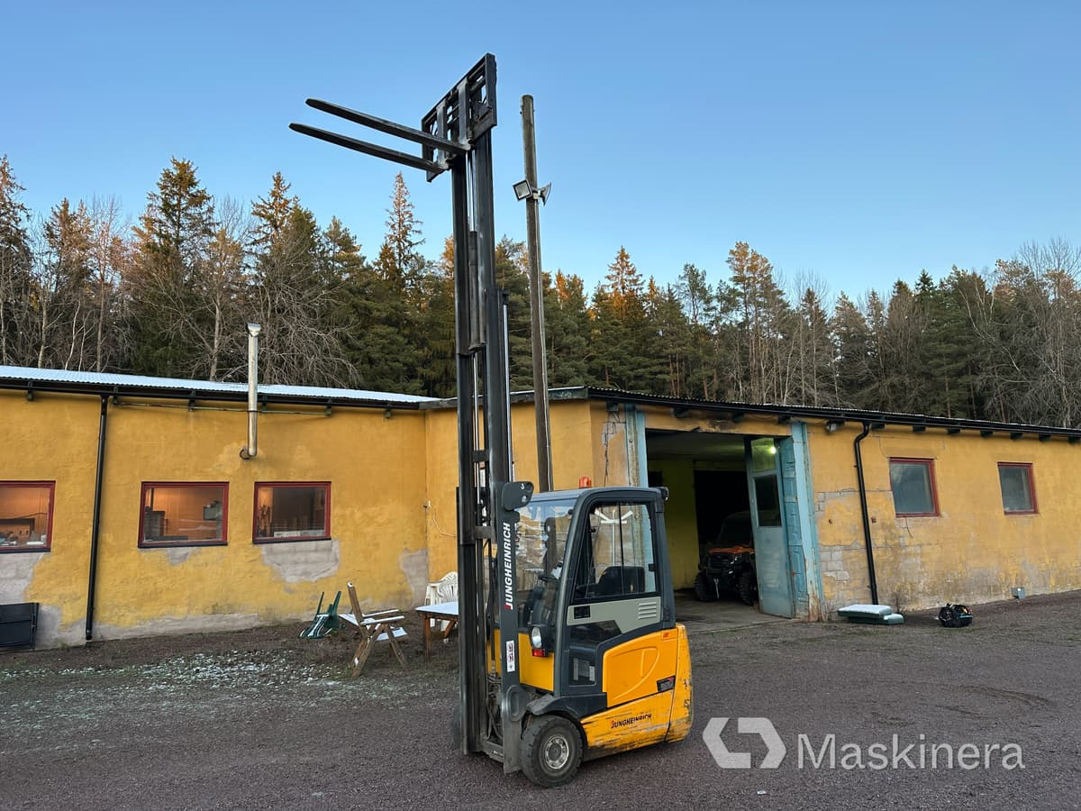 Carretilla elevadora eléctrica Gaffeltruck Eltruck Jungheinrich EFG-DF: foto 27 Carretilla elevadora eléctrica Gaffeltruck Eltruck Jungheinrich EFG-DF: foto 27