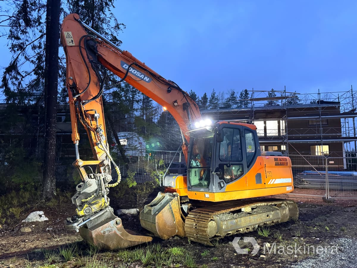 Grävmaskin Doosan DX140LC - Excavadora de cadenas: foto 1 Grävmaskin Doosan DX140LC - Excavadora de cadenas: foto 1