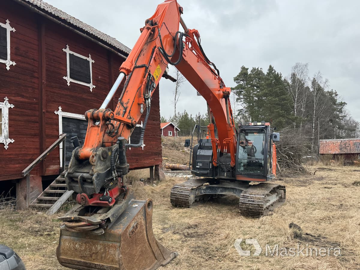 Grävmaskin Hitachi ZX225USLC-5B med redskap - Excavadora de cadenas: foto 2 Grävmaskin Hitachi ZX225USLC-5B med redskap - Excavadora de cadenas: foto 2