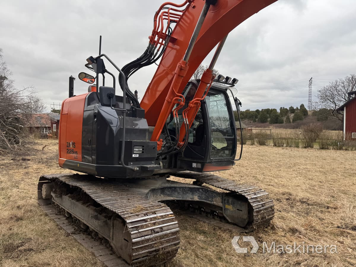 Grävmaskin Hitachi ZX225USLC-5B med redskap - Excavadora de cadenas: foto 4 Grävmaskin Hitachi ZX225USLC-5B med redskap - Excavadora de cadenas: foto 4