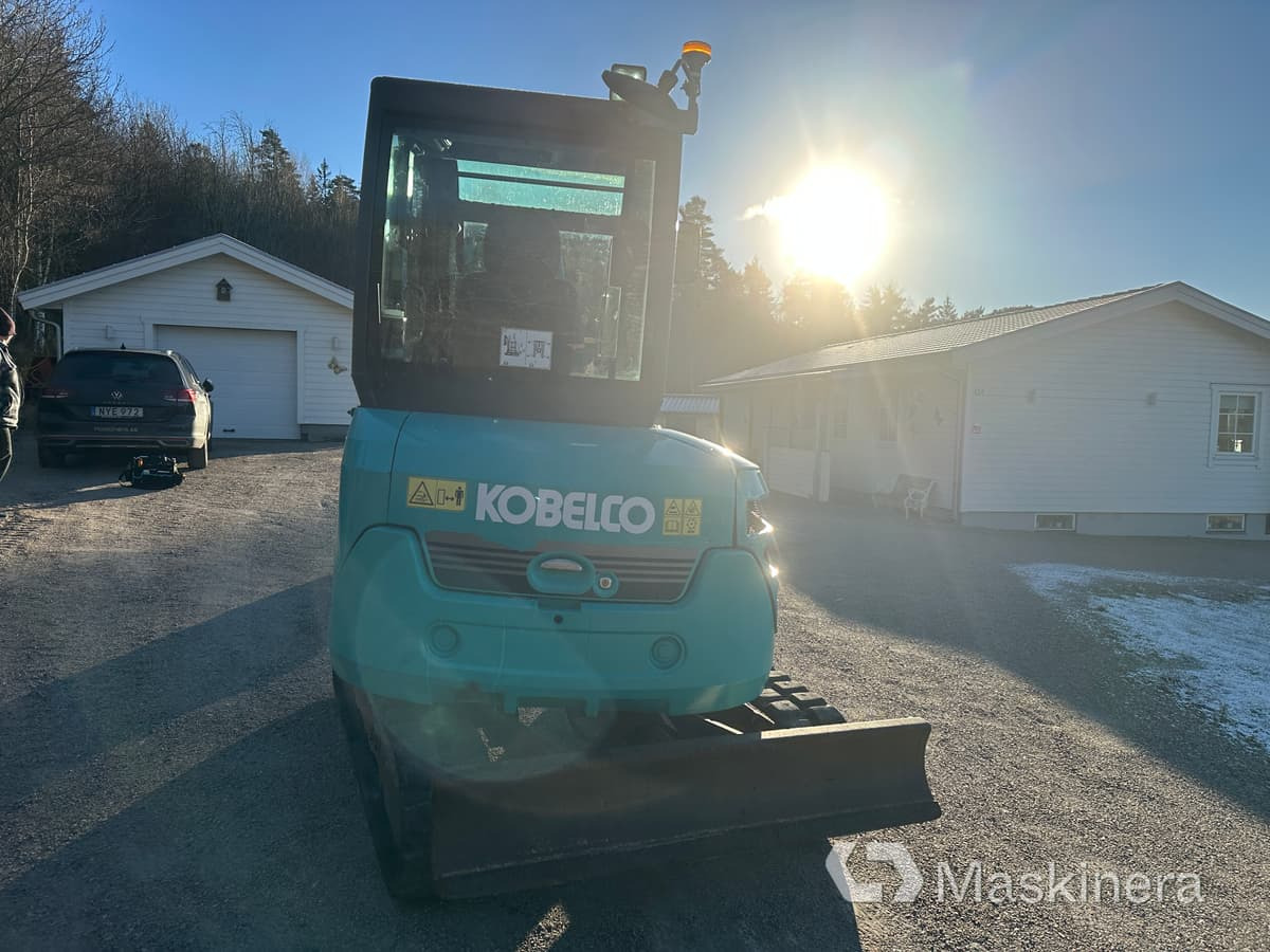 Grävmaskin Kobelco SK26 - Excavadora de cadenas: foto 4 Grävmaskin Kobelco SK26 - Excavadora de cadenas: foto 4