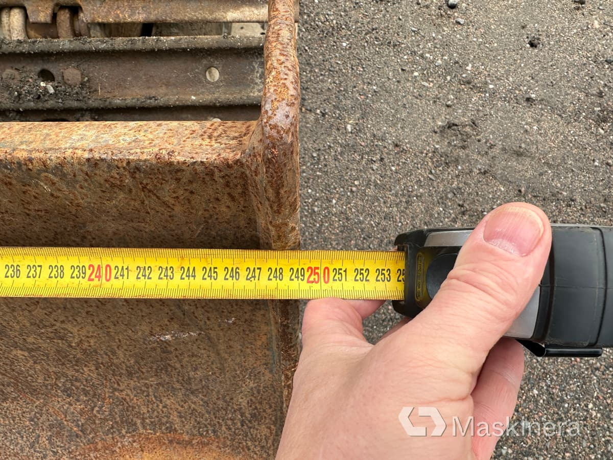 Excavadora de cadenas Grävmaskin New Holland Kobelco E70BSR-2: foto 37