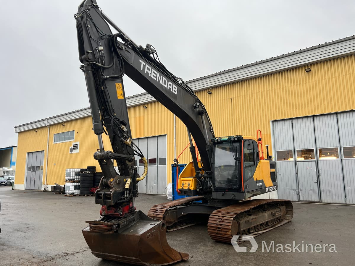 Grävmaskin Volvo EC220EL med tillbehör - Excavadora de cadenas: foto 2 Grävmaskin Volvo EC220EL med tillbehör - Excavadora de cadenas: foto 2