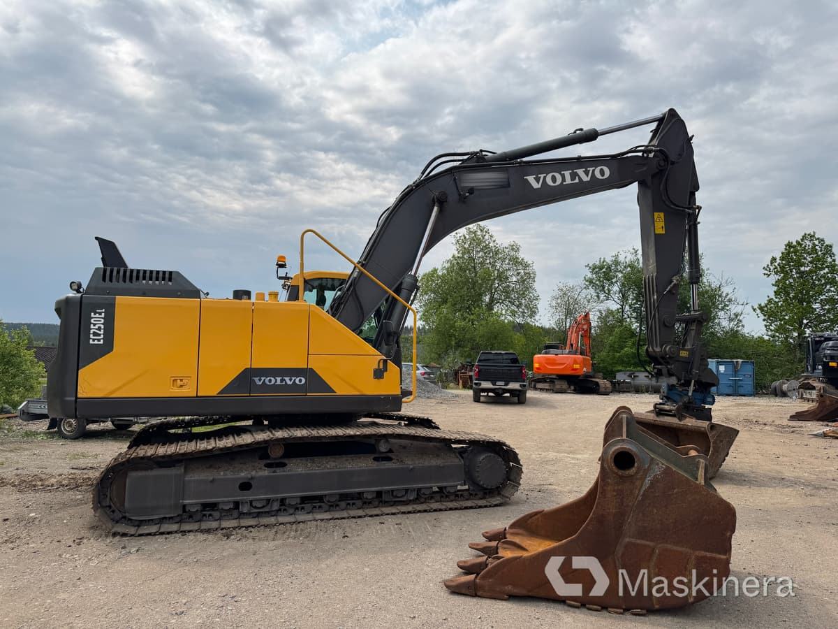 Grävmaskin Volvo EC250E med redskap - Excavadora de cadenas: foto 4 Grävmaskin Volvo EC250E med redskap - Excavadora de cadenas: foto 4