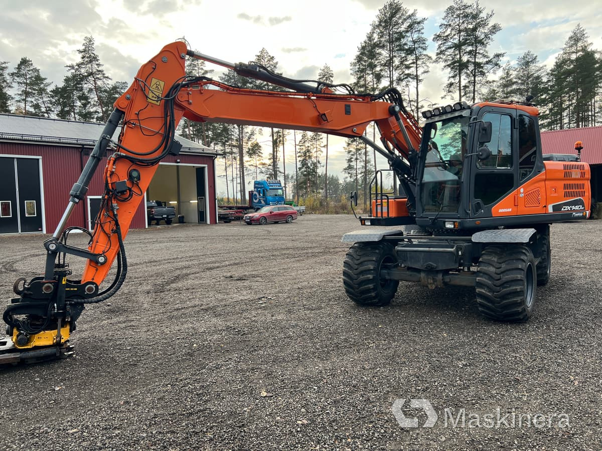 Hjulgrävare Doosan DX140-5 - Excavadora de cadenas: foto 1 Hjulgrävare Doosan DX140-5 - Excavadora de cadenas: foto 1