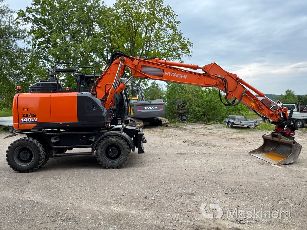 Hjulgrävare Hitachi Zaxis 140W med redskap - Excavadora de cadenas: foto 4 Hjulgrävare Hitachi Zaxis 140W med redskap - Excavadora de cadenas: foto 4