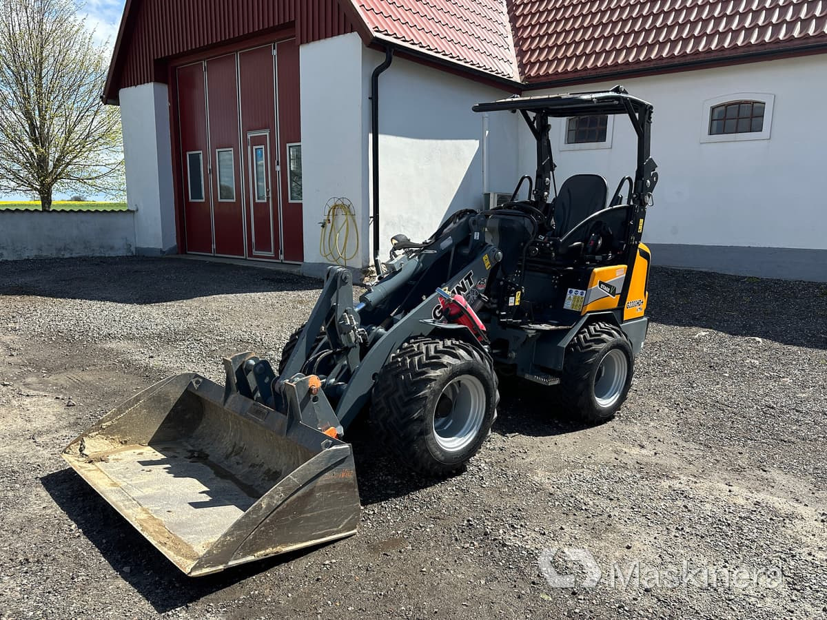 Hjullastare Giant G2200 X-TRA HD+ - Cargadora de ruedas: foto 1 Hjullastare Giant G2200 X-TRA HD+ - Cargadora de ruedas: foto 1
