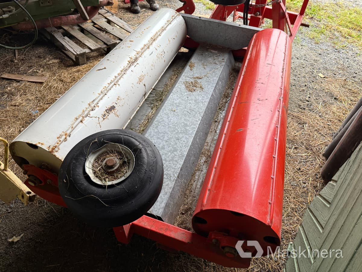 Inplastare Ysta Bale wrap 1600 med sidospakar - Encintadora de pacas: foto 4 Inplastare Ysta Bale wrap 1600 med sidospakar - Encintadora de pacas: foto 4