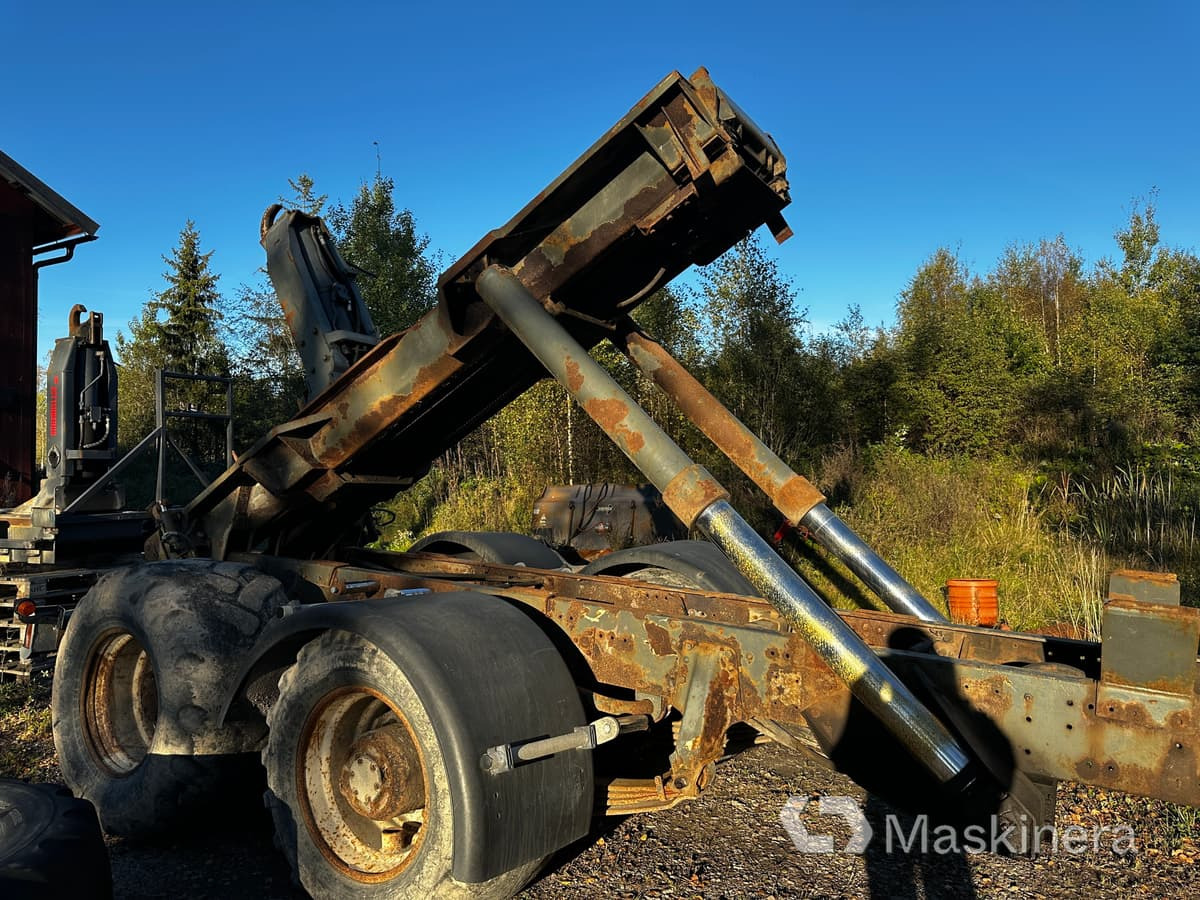 Livab kran Lastväxlarsläp Livab krok (Rep.Objekt) - Remolque multilift/ Portacontenedores de cadenas: foto 2 Livab kran Lastväxlarsläp Livab krok (Rep.Objekt) - Remolque multilift/ Portacontenedores de cadenas: foto 2