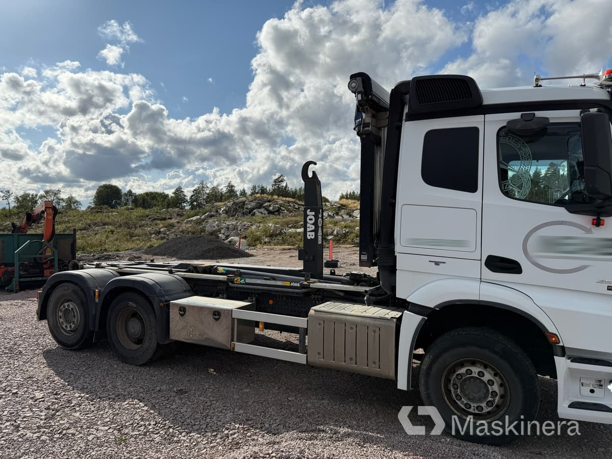 Lastväxlare Mercedes Arocs 2551 - Otros maquinaria: foto 4 Lastväxlare Mercedes Arocs 2551 - Otros maquinaria: foto 4