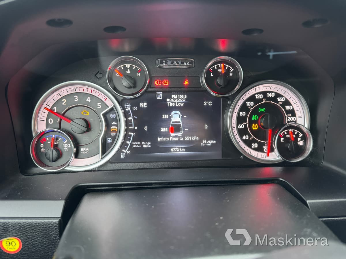 Furgón Pickup Ram 2500 Laramie: foto 19 Furgón Pickup Ram 2500 Laramie: foto 19