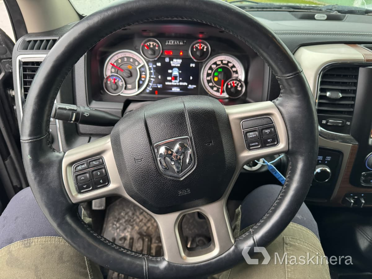 Furgón Pickup Ram 2500 Laramie: foto 18 Furgón Pickup Ram 2500 Laramie: foto 18