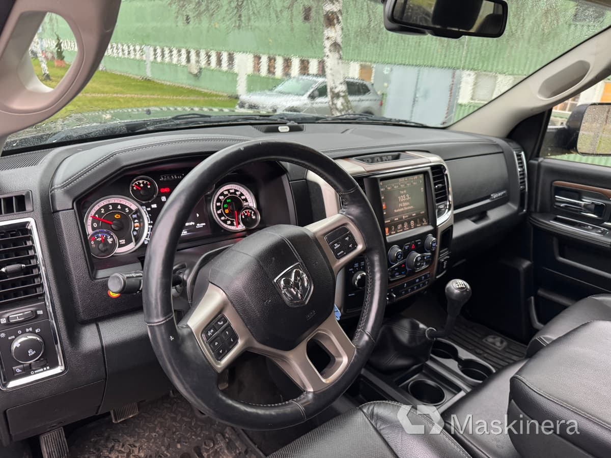 Furgón Pickup Ram 2500 Laramie: foto 16 Furgón Pickup Ram 2500 Laramie: foto 16