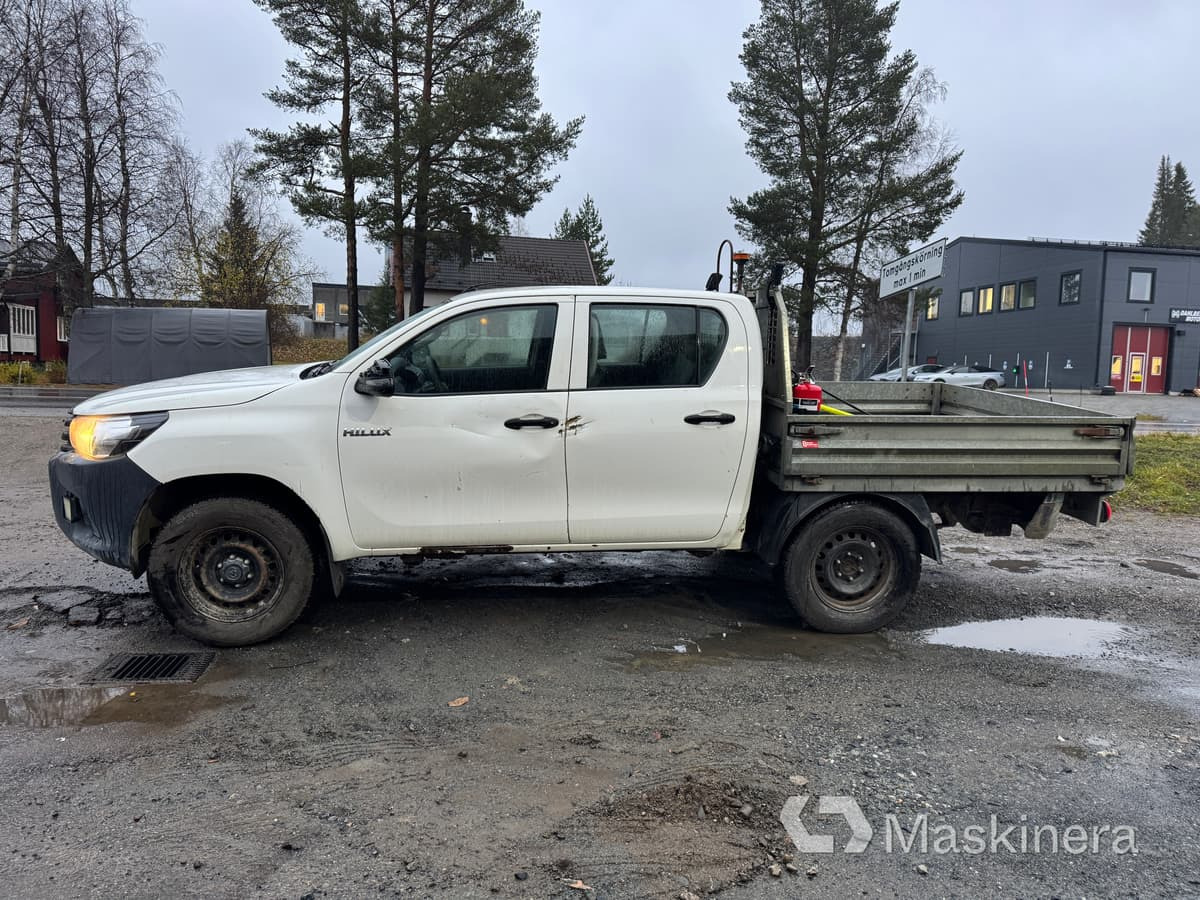 Pickup Toyota Hilux -18 Dubbelhytt - Furgoneta pequeña: foto 2 Pickup Toyota Hilux -18 Dubbelhytt - Furgoneta pequeña: foto 2