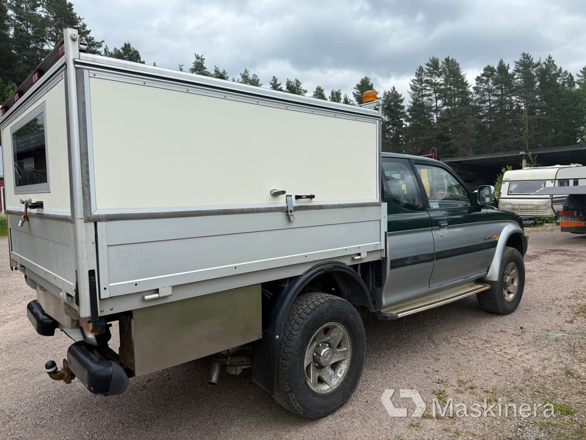 Pickup med skåp Mitsubishi L200 Club Cab 2.5 4x4 - Furgoneta pequeña: foto 5 Pickup med skåp Mitsubishi L200 Club Cab 2.5 4x4 - Furgoneta pequeña: foto 5