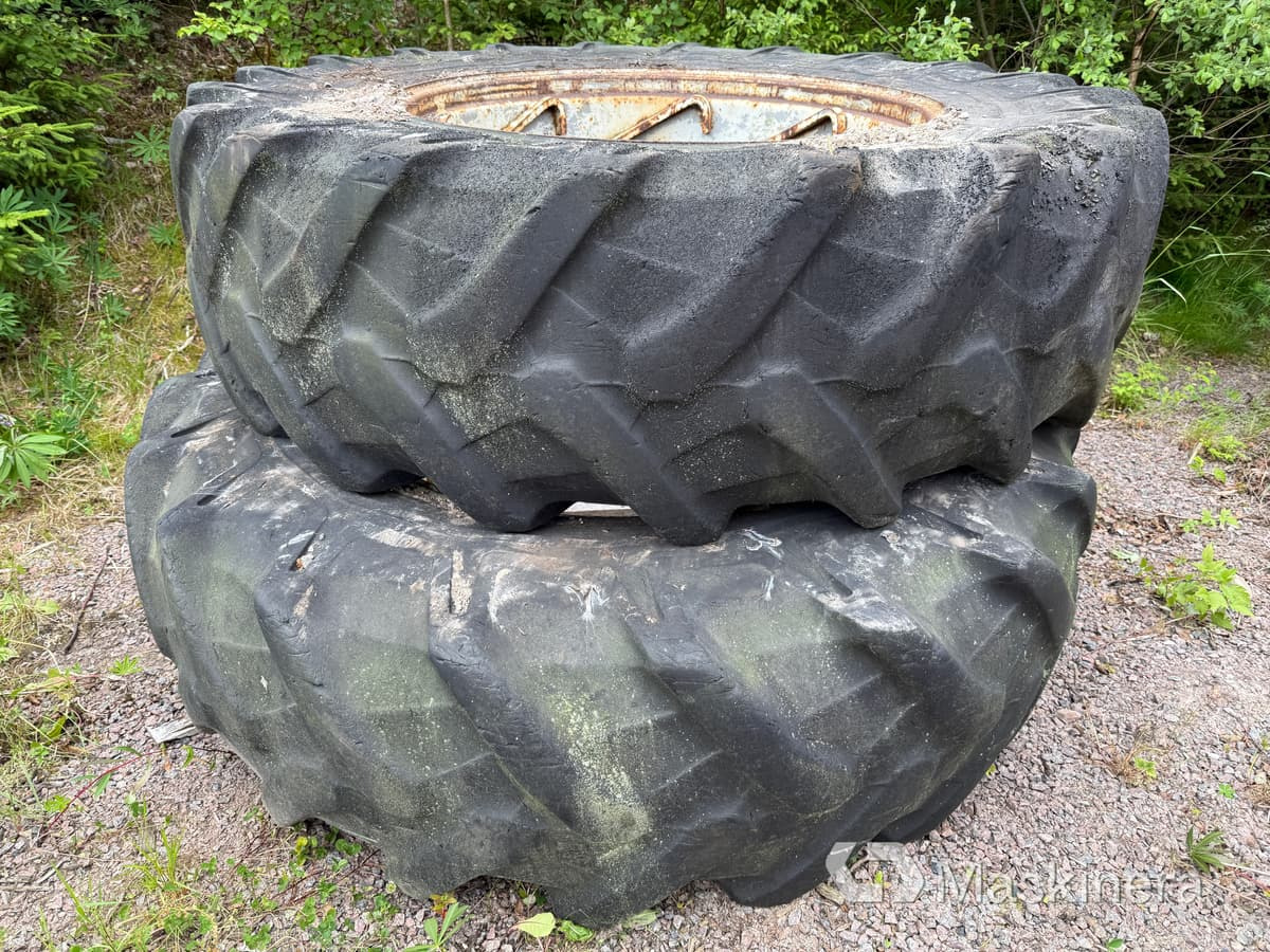 Pirelli 20.8 R 38 Traktordäck med Fälgbanor 20.8 R 38 - Rueda completa: foto 2 Pirelli 20.8 R 38 Traktordäck med Fälgbanor 20.8 R 38 - Rueda completa: foto 2
