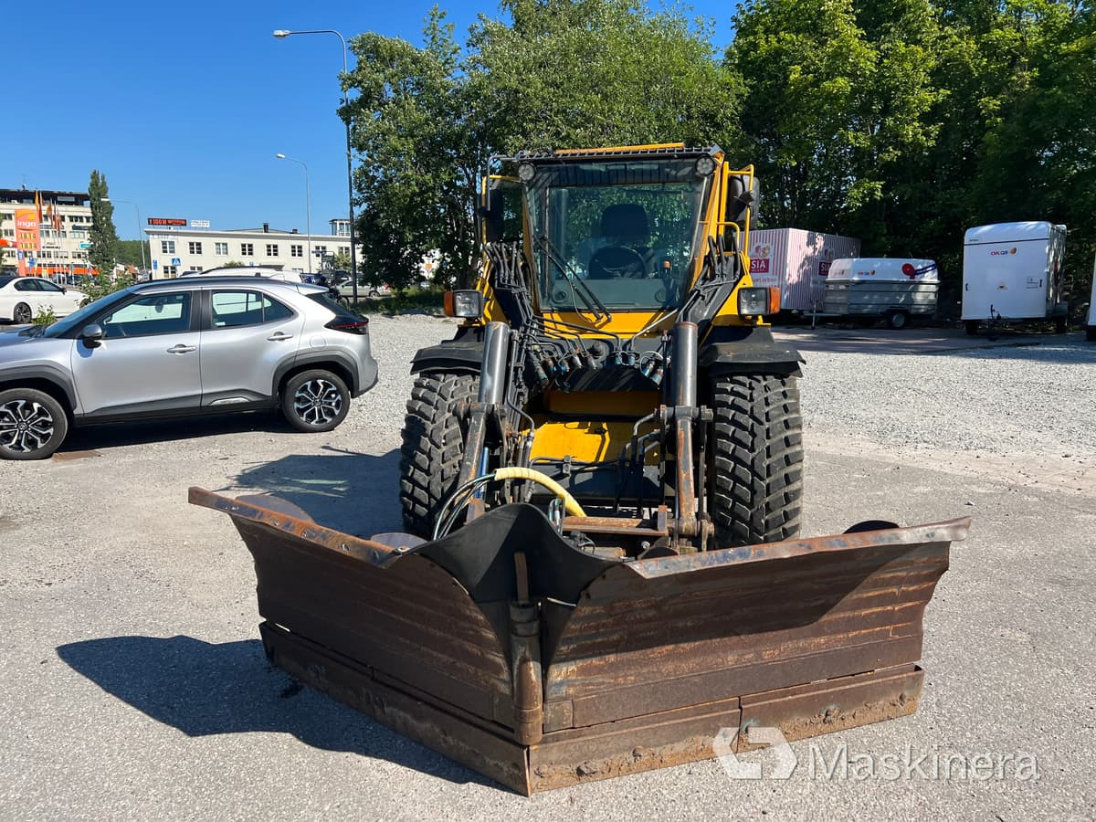 Redskapsbärare Wille 655 med vikplog - Cargadora de ruedas: foto 2 Redskapsbärare Wille 655 med vikplog - Cargadora de ruedas: foto 2