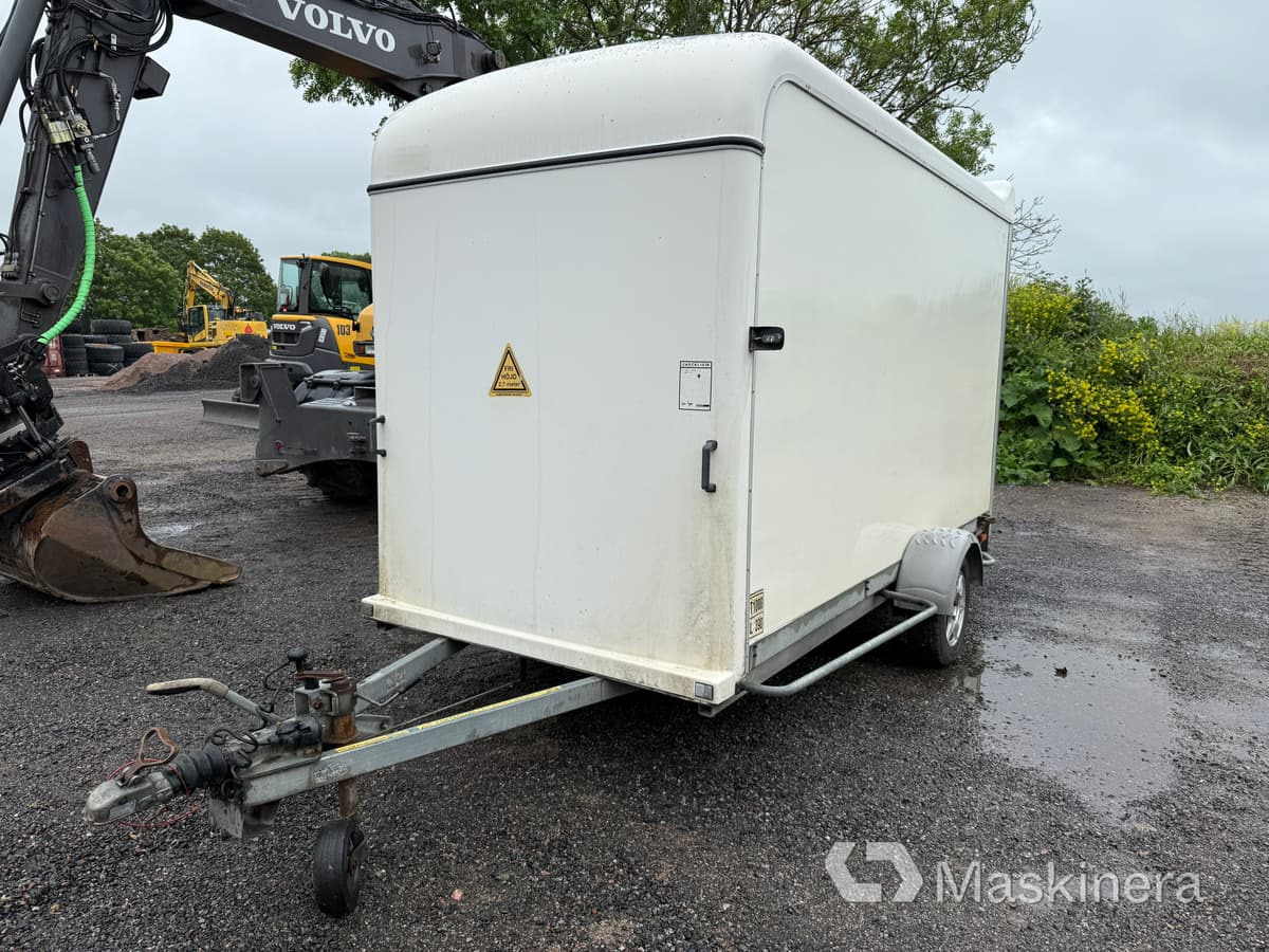 Skåpsläp Thule tgab Ce 100035R - Remolque caja cerrada: foto 1 Skåpsläp Thule tgab Ce 100035R - Remolque caja cerrada: foto 1