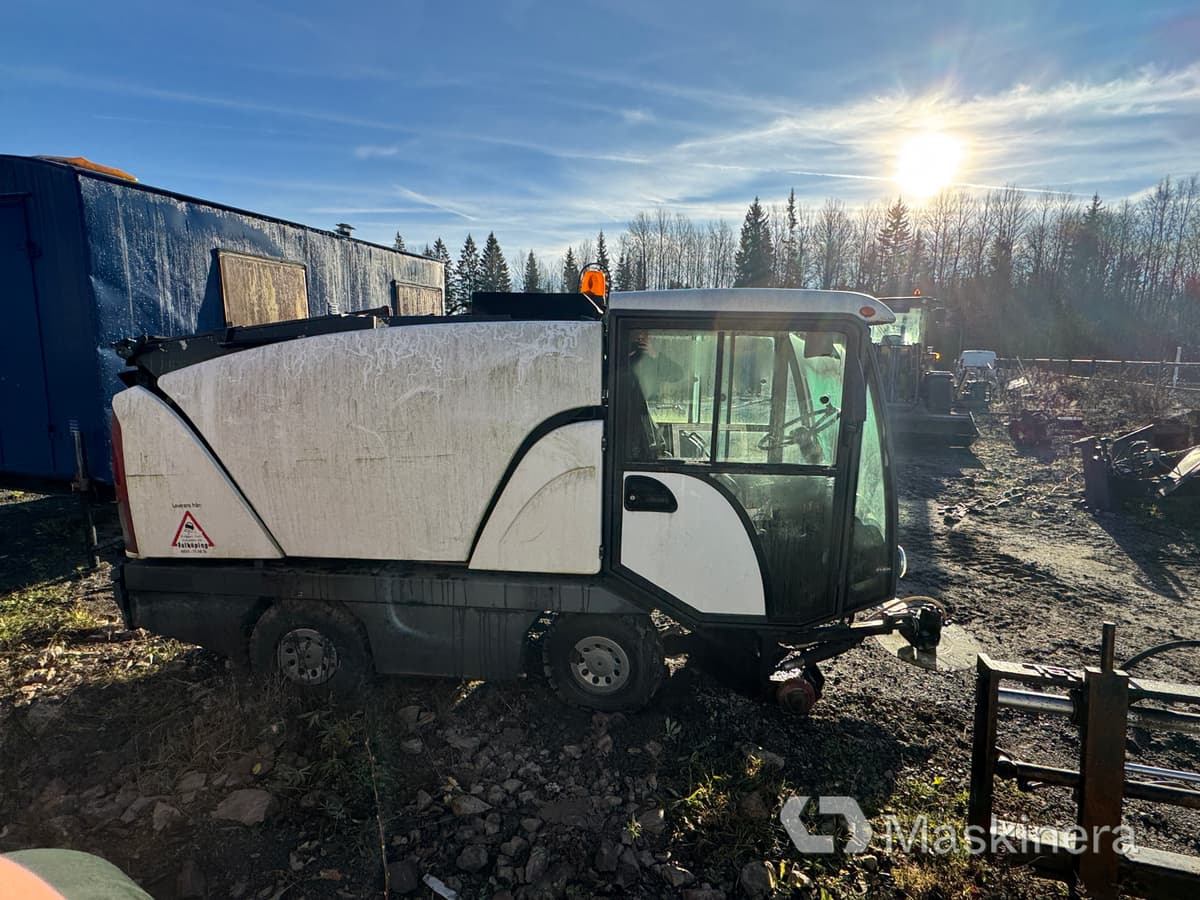 Sopmaskin Johnston Compact 142A 101T (Rep. objekt) - Barredora vial: foto 4 Sopmaskin Johnston Compact 142A 101T (Rep. objekt) - Barredora vial: foto 4