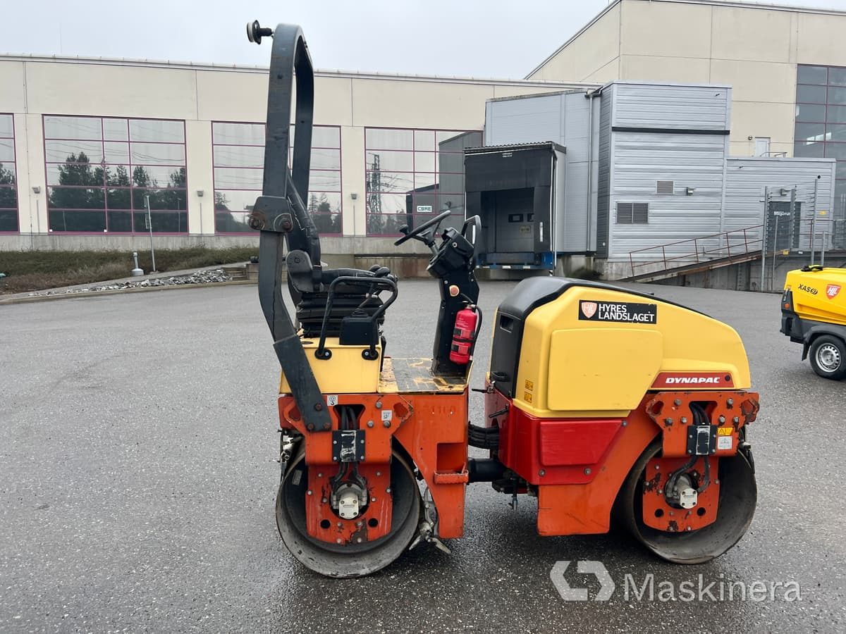 Vält Dynapac CC1100 - Apisonadora de asfalto: foto 4 Vält Dynapac CC1100 - Apisonadora de asfalto: foto 4