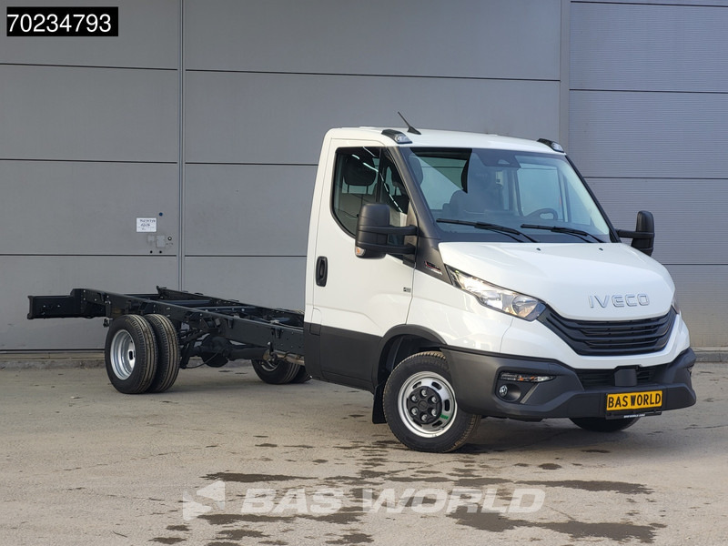 Iveco Daily 35C18 3.0L Automaat Dubbellucht 2025 model 410WB ACC Camera Airco Navi Chassis Cabine Fahrgestell Airco Cruise control - Furgoneta: foto 2 Iveco Daily 35C18 3.0L Automaat Dubbellucht 2025 model 410WB ACC Camera Airco Navi Chassis Cabine Fahrgestell Airco Cruise control - Furgoneta: foto 2