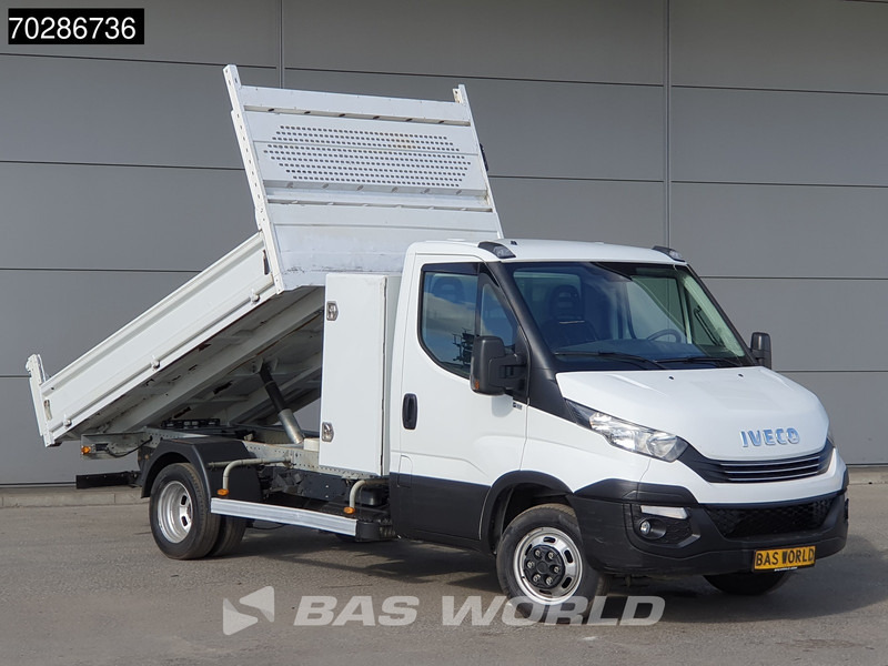 Iveco Daily 35C18 3.0L Automaat Kipper met Kist Dubbellucht 3,5t Trekhaak Airco Euro6 Tipper Kieper Benne 2m3 Airco Trekhaak Cruise control - Furgoneta basculante: foto 3 Iveco Daily 35C18 3.0L Automaat Kipper met Kist Dubbellucht 3,5t Trekhaak Airco Euro6 Tipper Kieper Benne 2m3 Airco Trekhaak Cruise control - Furgoneta basculante: foto 3