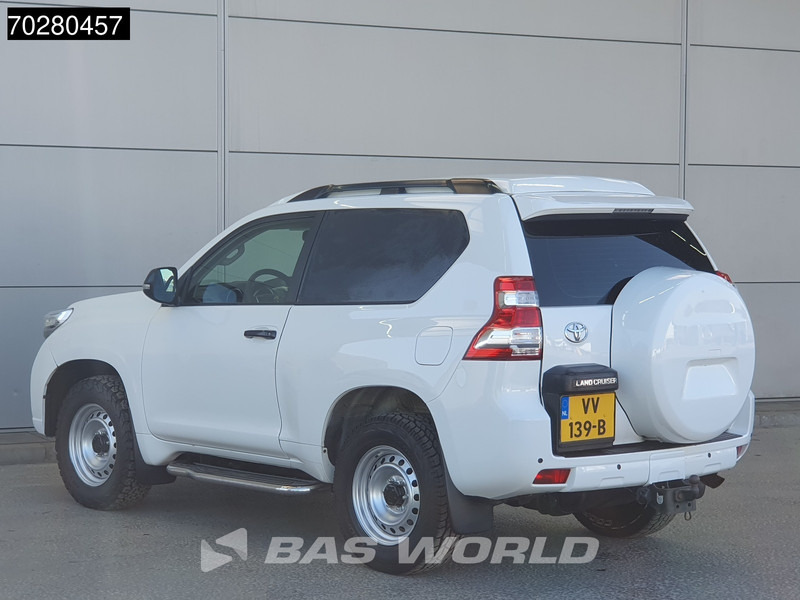 Toyota Land Cruiser 2.8 D-4D 177 PK Euro6 3DRS VAN 3.5t trekhaak Warn Lier Airco PDC 2m3 Airco Trekhaak - Furgoneta pequeña: foto 2 Toyota Land Cruiser 2.8 D-4D 177 PK Euro6 3DRS VAN 3.5t trekhaak Warn Lier Airco PDC 2m3 Airco Trekhaak - Furgoneta pequeña: foto 2