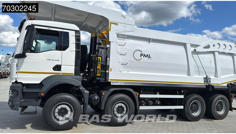 MAN TGS 41.400 8X4 23m3 Wielton Mining tipper Manual Steel suspension EURO 2 - Camión volquete: foto 5 MAN TGS 41.400 8X4 23m3 Wielton Mining tipper Manual Steel suspension EURO 2 - Camión volquete: foto 5