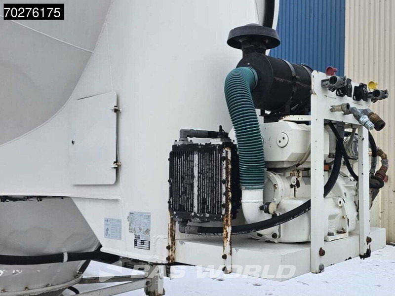 Semirremolque cisterna para transporte de alimentos SPITZER SF2755/4P 3 axles 55 m3 Liftachse: foto 8 Semirremolque cisterna para transporte de alimentos SPITZER SF2755/4P 3 axles 55 m3 Liftachse: foto 8