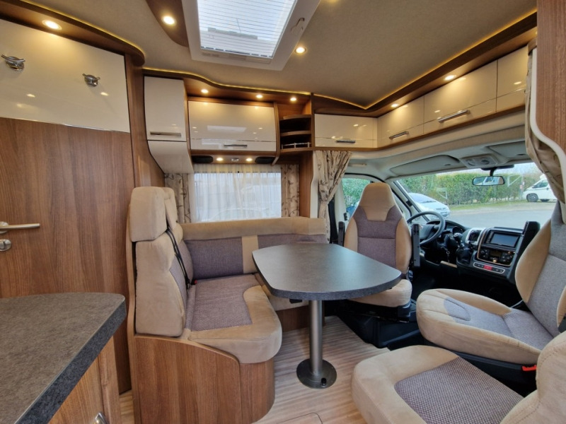 Carthago C-Tourer T 143 LE - Autocaravana perfilada: foto 4 Carthago C-Tourer T 143 LE - Autocaravana perfilada: foto 4