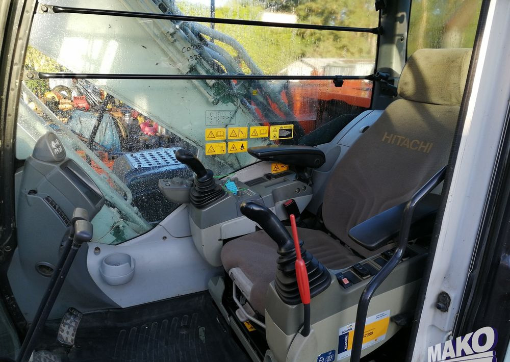 Excavadora de cadenas Hitachi ZX210 LC-5B: foto 10