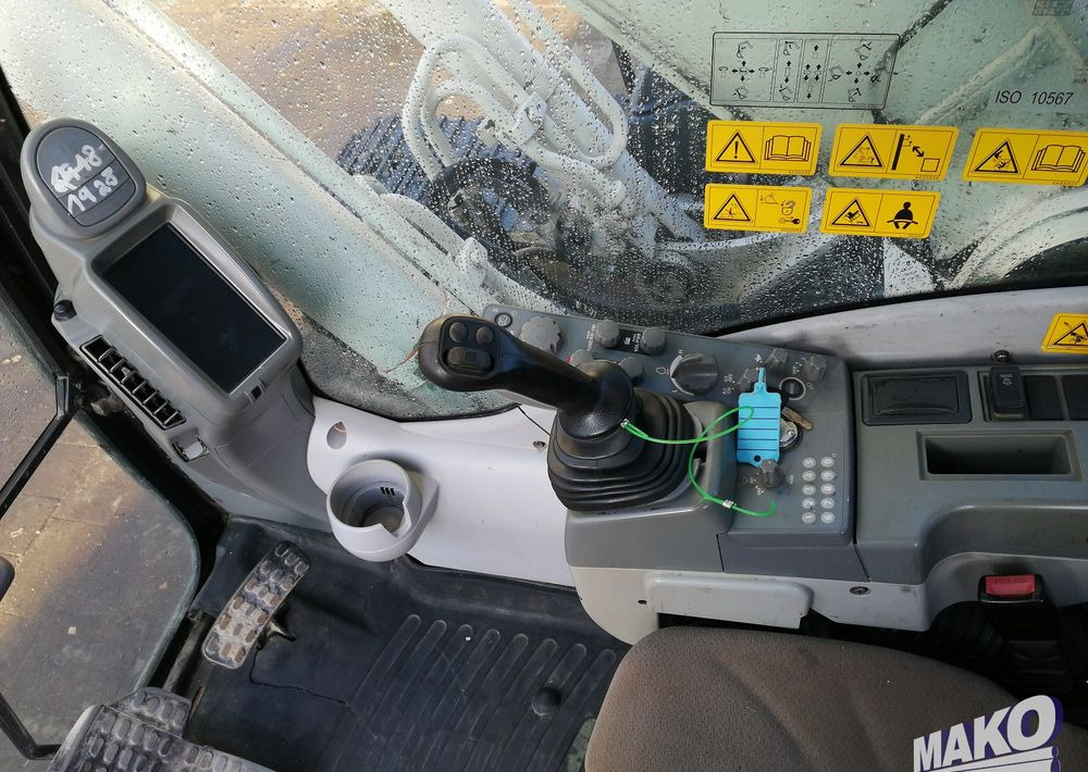 Excavadora de cadenas Hitachi ZX210 LC-5B: foto 11
