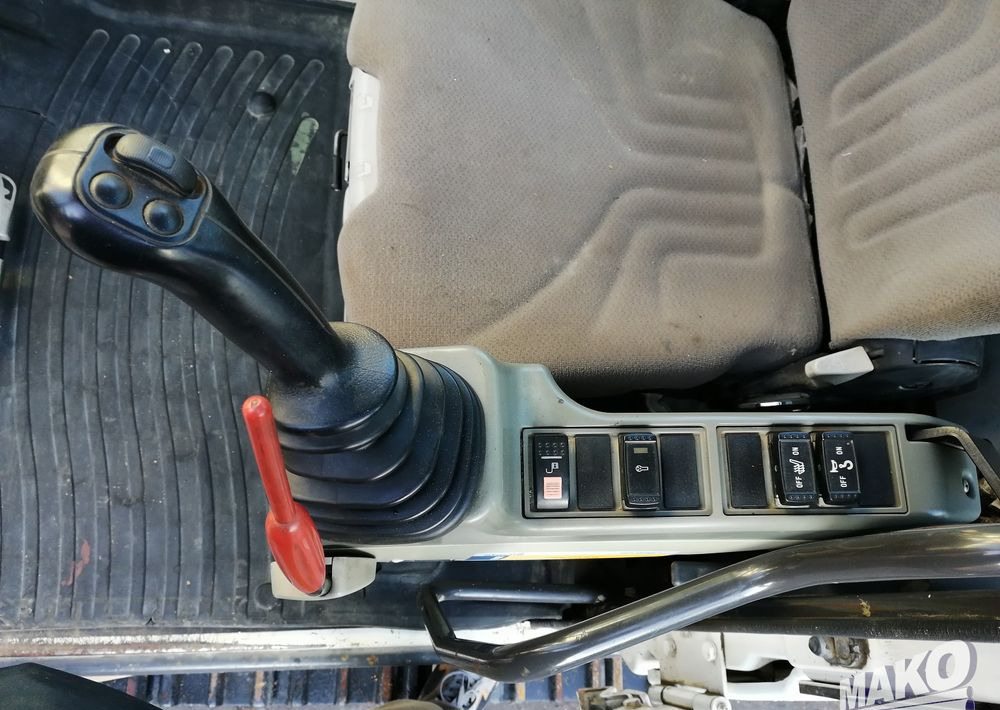 Excavadora de cadenas Hitachi ZX210 LC-5B: foto 13