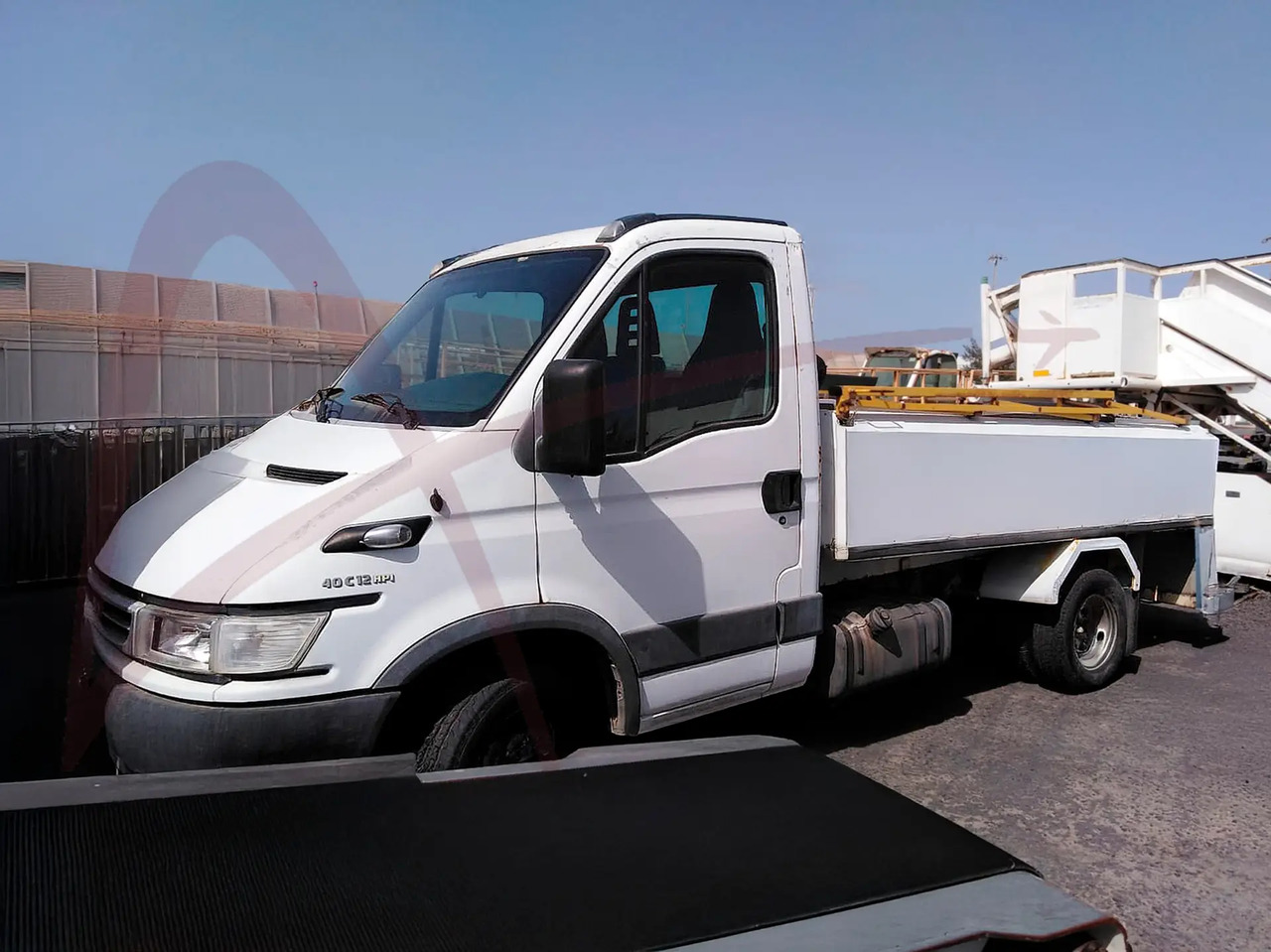 IVECO 40C12 - Equipo de apoyo en tierra: foto 1 IVECO 40C12 - Equipo de apoyo en tierra: foto 1