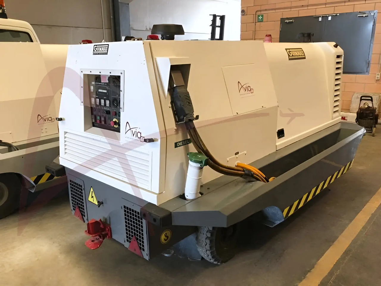 GUINAULT GA120V18D2100 - Unidad de potencia en tierra: foto 1 GUINAULT GA120V18D2100 - Unidad de potencia en tierra: foto 1
