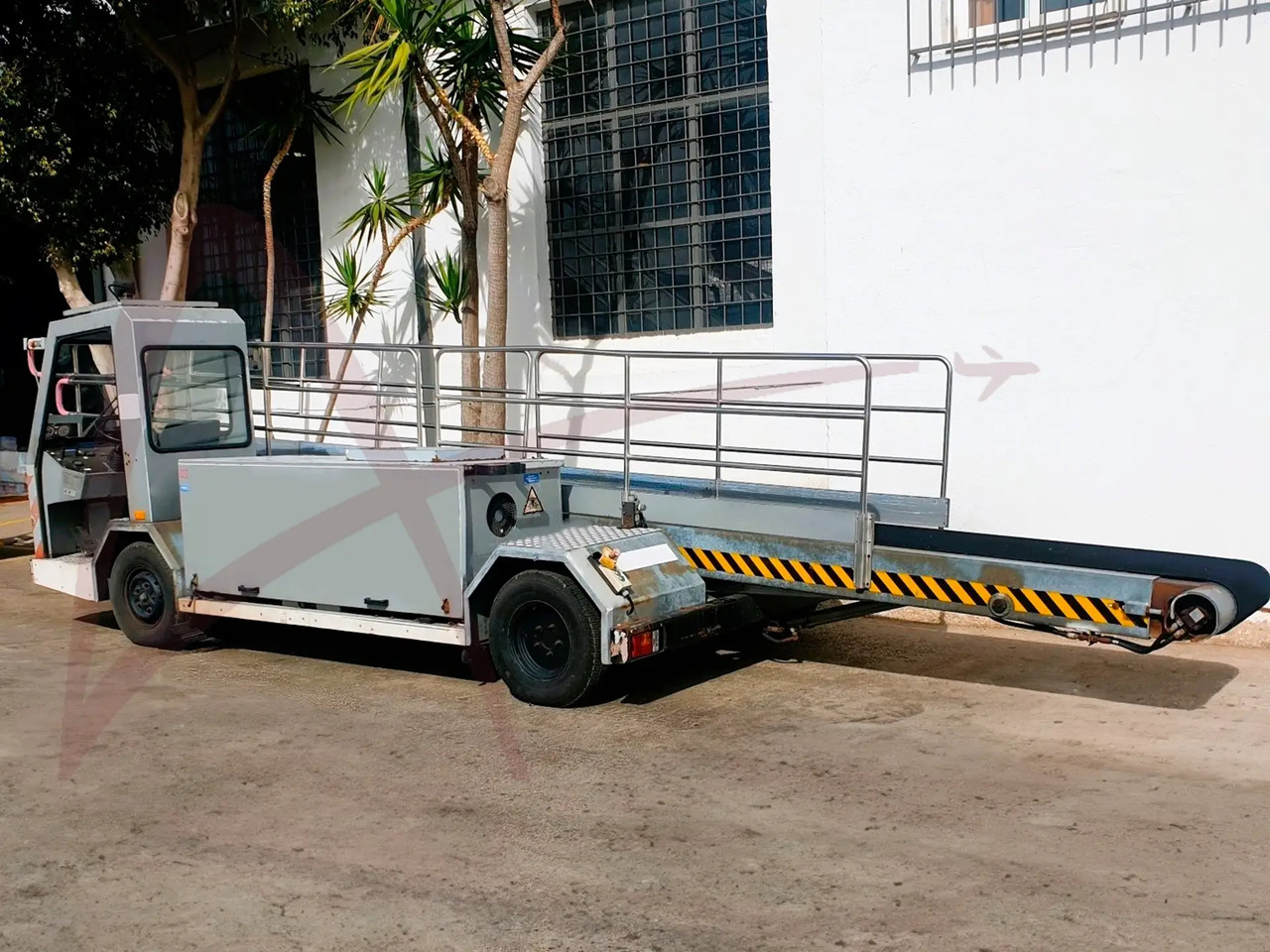 ROFAN FP-9 - Cargadora de banda: foto 2 ROFAN FP-9 - Cargadora de banda: foto 2