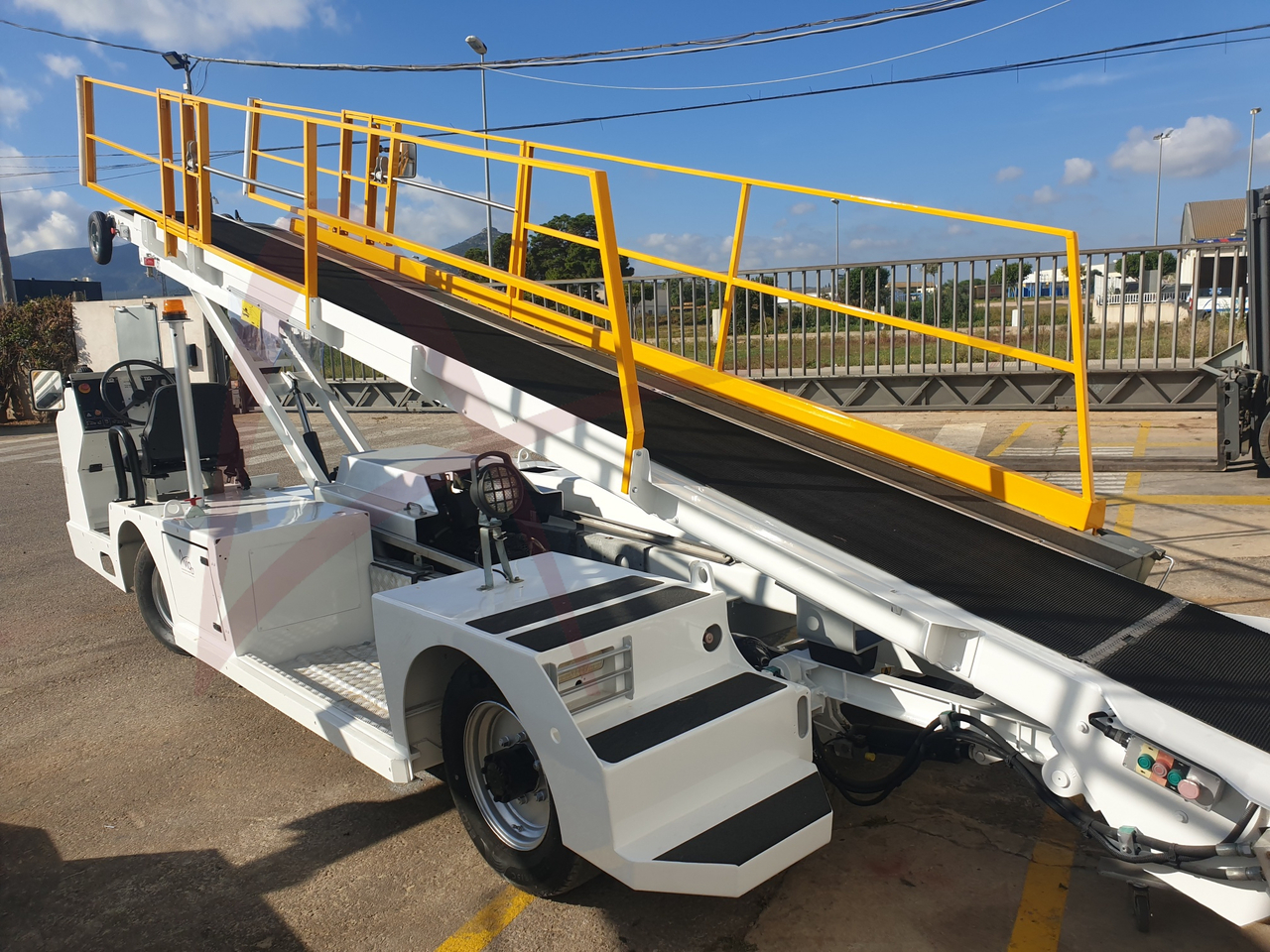 TLD NBL-D - Cargadora de banda: foto 2 TLD NBL-D - Cargadora de banda: foto 2