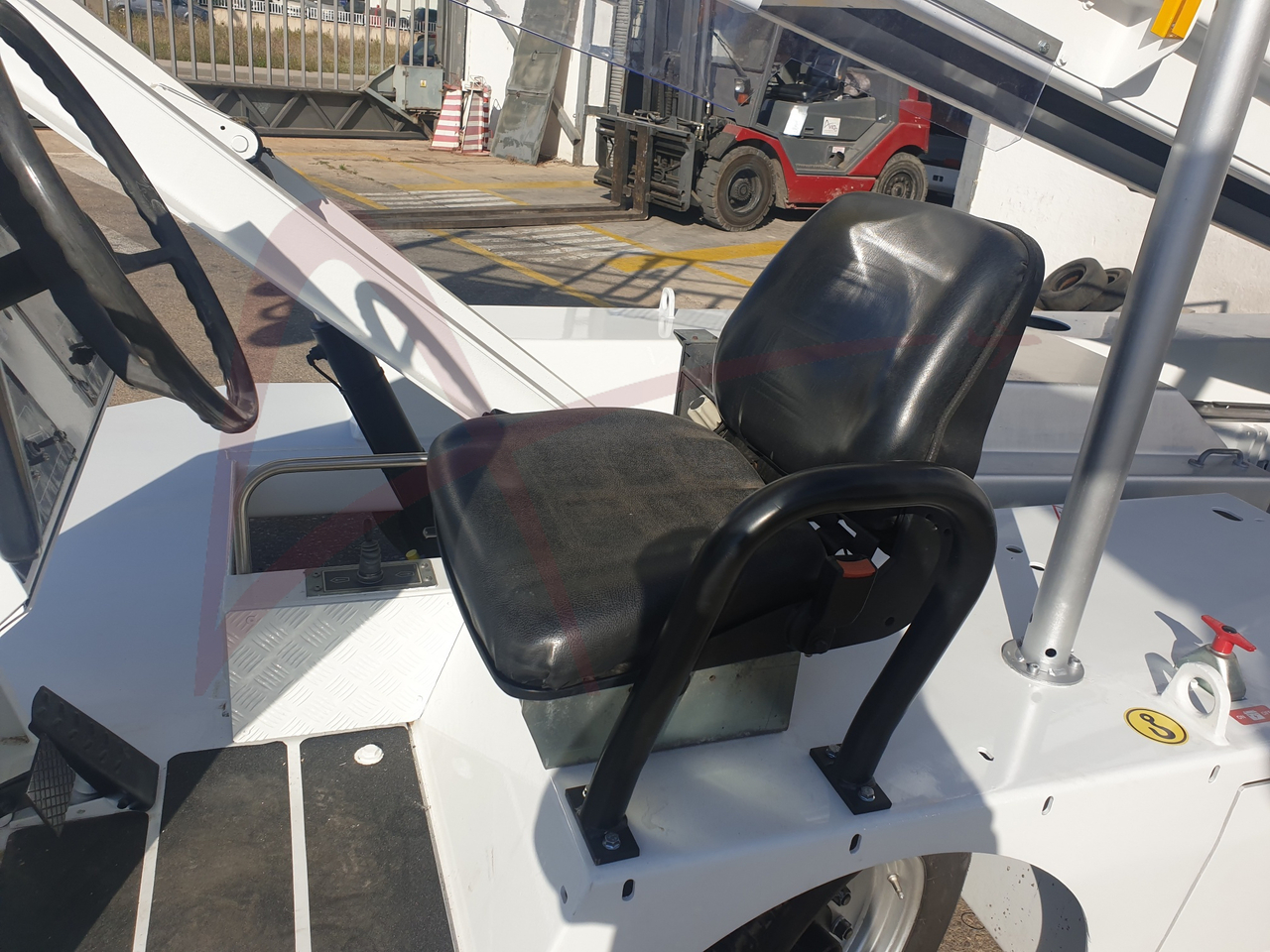 TLD NBL-D - Cargadora de banda: foto 5 TLD NBL-D - Cargadora de banda: foto 5