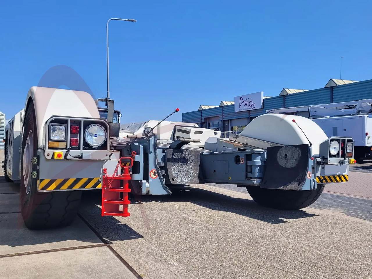 TLD TPX-500-MTS - Remolcador de aviones: foto 3 TLD TPX-500-MTS - Remolcador de aviones: foto 3