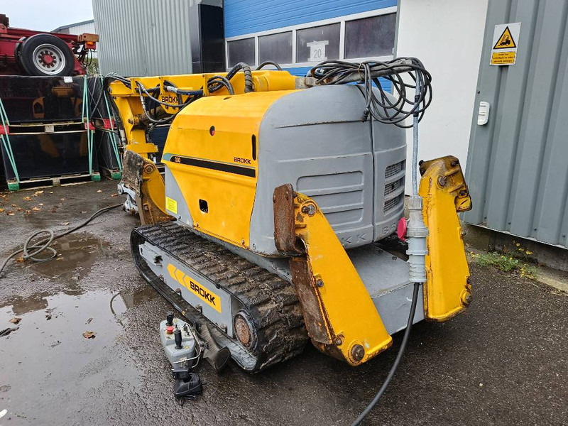 Brokk 330 remote demolition robot sloop kraan excavator - Excavadora de cadenas: foto 4 Brokk 330 remote demolition robot sloop kraan excavator - Excavadora de cadenas: foto 4