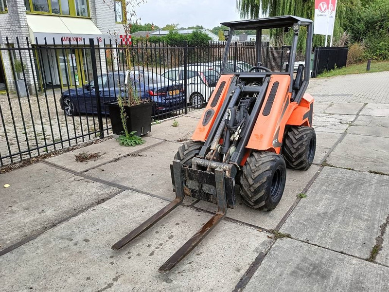Cast 33 TLS minishovel mini loader giant avant 1400kg - Minicargadora de cadenas: foto 5 Cast 33 TLS minishovel mini loader giant avant 1400kg - Minicargadora de cadenas: foto 5