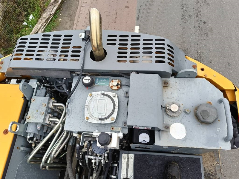 Excavadora de ruedas Liebherr A 910 Compact mobiele graafmachine excavator 12,5T: foto 19 Excavadora de ruedas Liebherr A 910 Compact mobiele graafmachine excavator 12,5T: foto 19