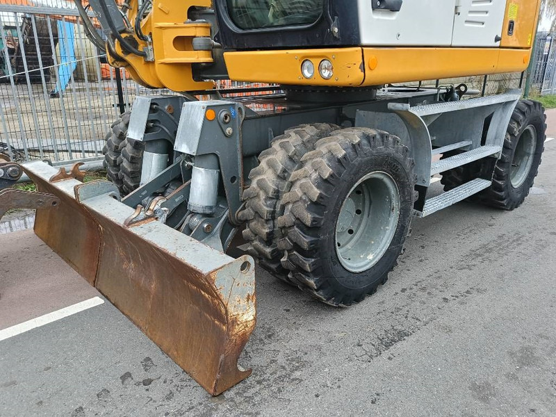 Excavadora de ruedas Liebherr A 910 Compact mobiele graafmachine excavator 12,5T: foto 20 Excavadora de ruedas Liebherr A 910 Compact mobiele graafmachine excavator 12,5T: foto 20