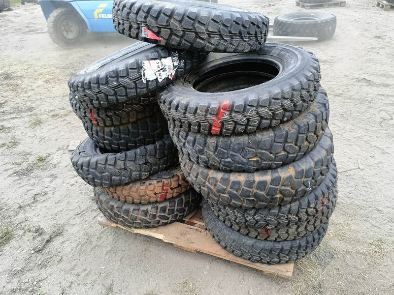 Michelin 6,50 R16 C 7,00R16 C 22/100R16 255/100R16 banden l - Neumáticos y llantas para Maquinaria de construcción: foto 2 Michelin 6,50 R16 C 7,00R16 C 22/100R16 255/100R16 banden l - Neumáticos y llantas para Maquinaria de construcción: foto 2