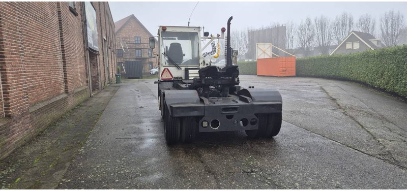 Terberg trt89 4x4 terminal trekker tractor port truck - Tractor industrial: foto 4 Terberg trt89 4x4 terminal trekker tractor port truck - Tractor industrial: foto 4