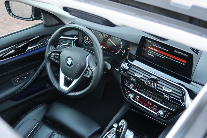 BMW 5 Serie 520i Corporate High Executive SCHUIFDAK/ NAPPA-LEDER/ ACC/ HEAD-UP/ H&K / ETC. - Sedan: foto 5 BMW 5 Serie 520i Corporate High Executive SCHUIFDAK/ NAPPA-LEDER/ ACC/ HEAD-UP/ H&K / ETC. - Sedan: foto 5